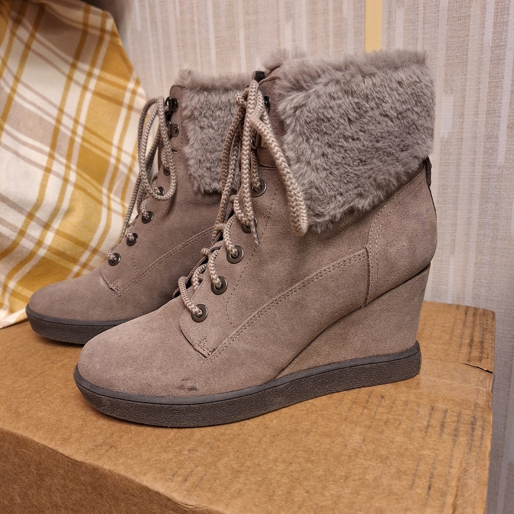 Easy Spirit Faux Fur Lined Wedge Boots 8W
